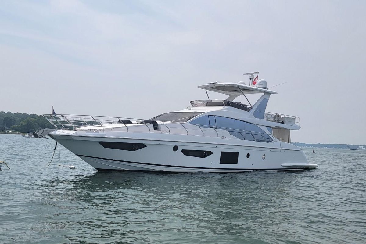 2022 Azimut 66 