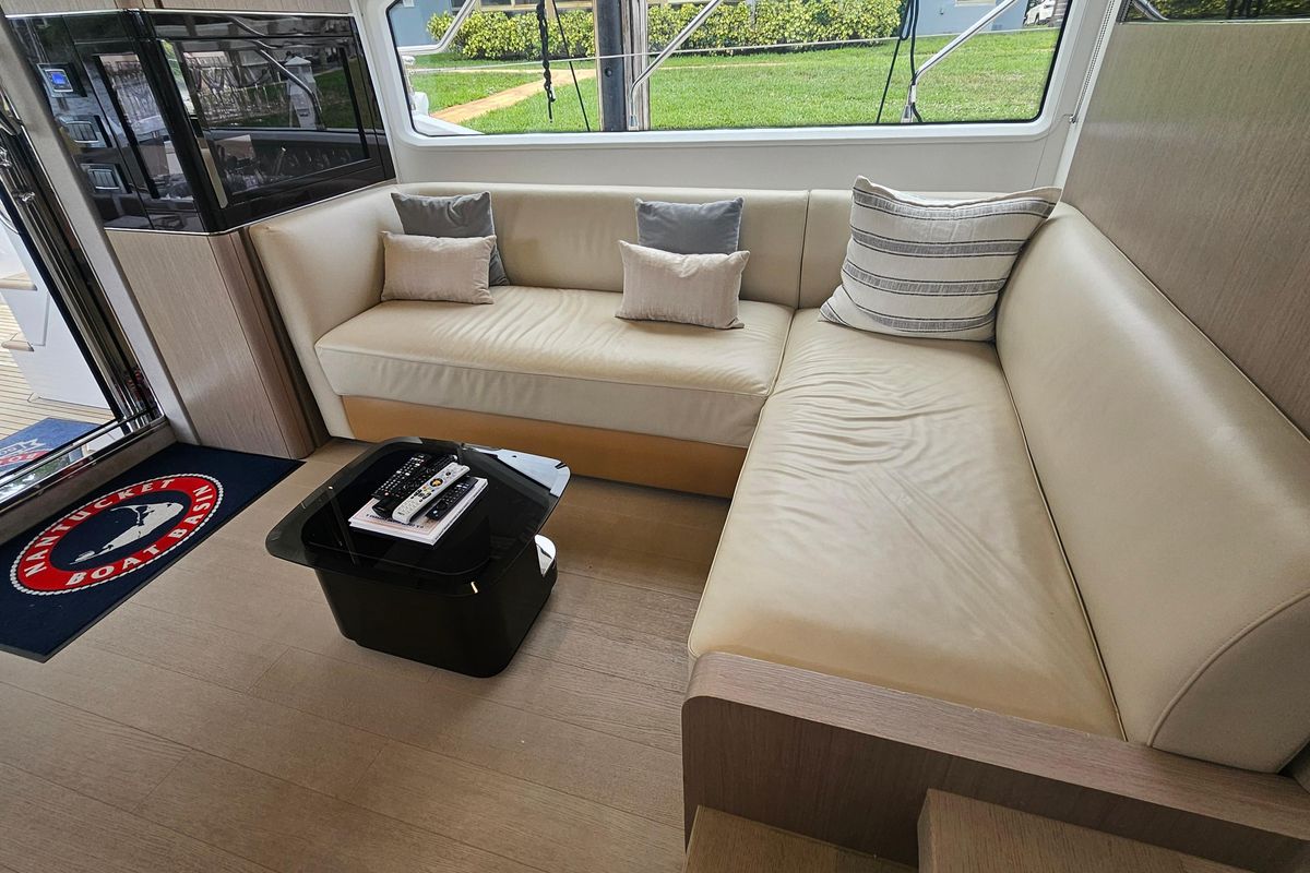2022 Azimut 66 