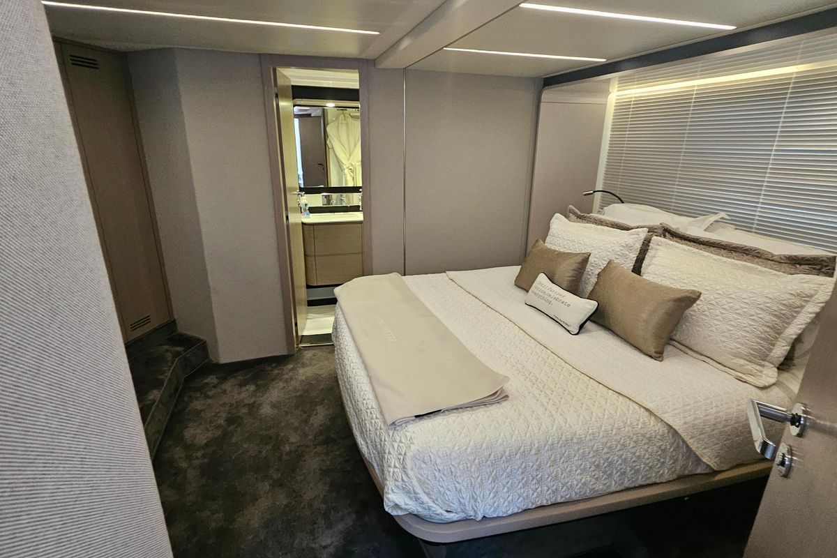 2022 Azimut 66 