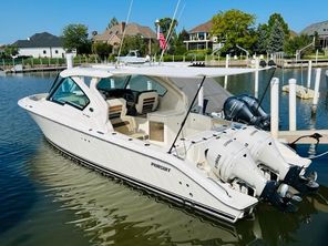 Pursuit 326 DC