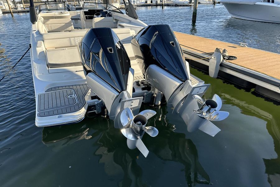 2023 Sea Ray 290 SDX OUTBOARD