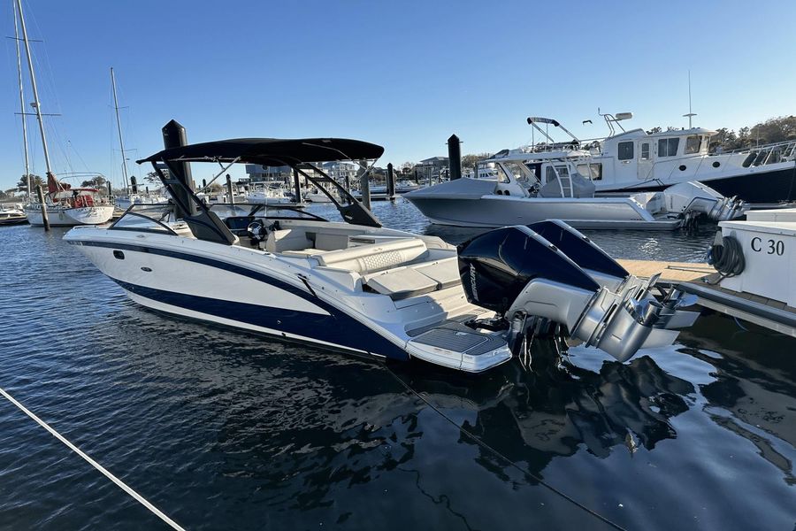 2023 Sea Ray 290 SDX OUTBOARD