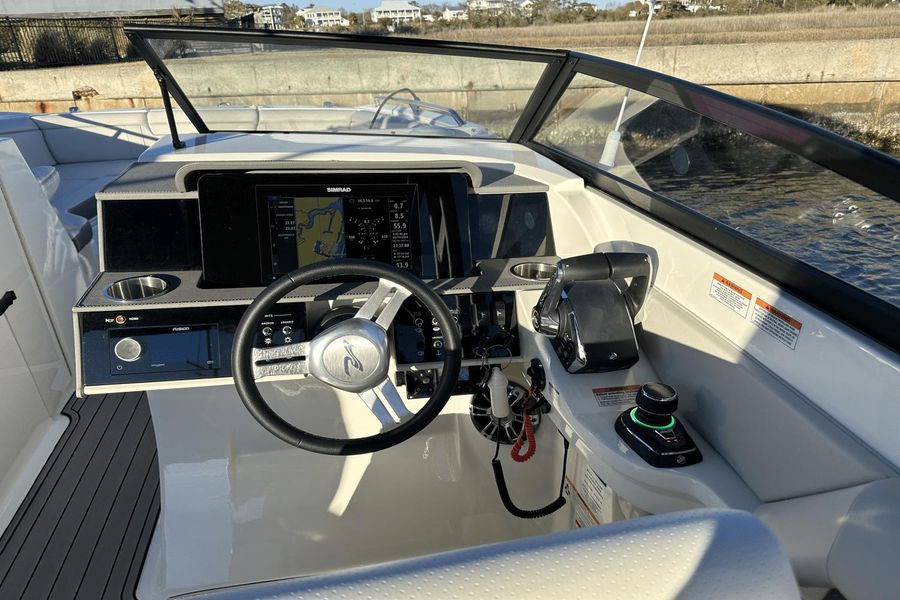 2023 Sea Ray 290 SDX OUTBOARD