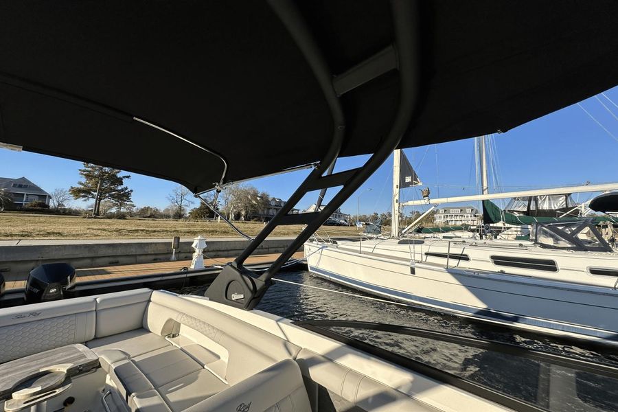 2023 Sea Ray 290 SDX OUTBOARD