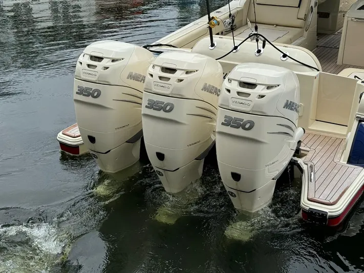  Yacht Photos Pics Triple Mercury 350 outboard engines on a 2022 Chris-Craft CALYPSO 35 CP boat.