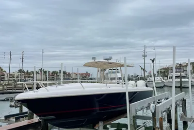 Intrepid 323 Cuddy