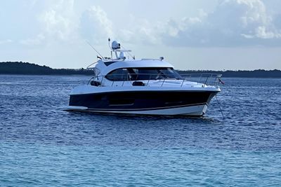 Yacht