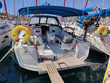 2017 Jeanneau Sun Odyssey 349