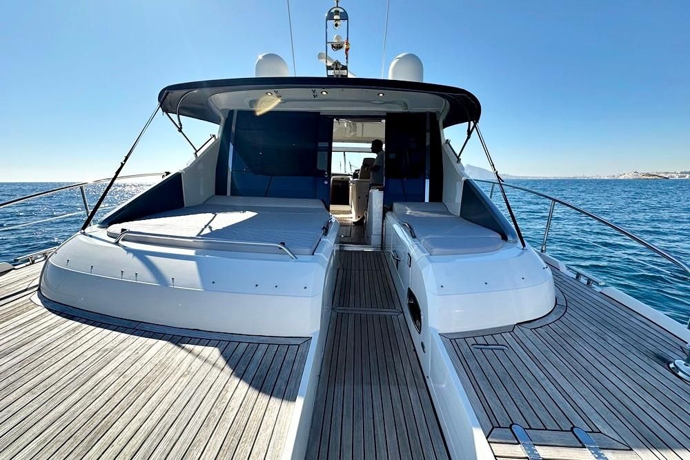 2005 Fairline 61 