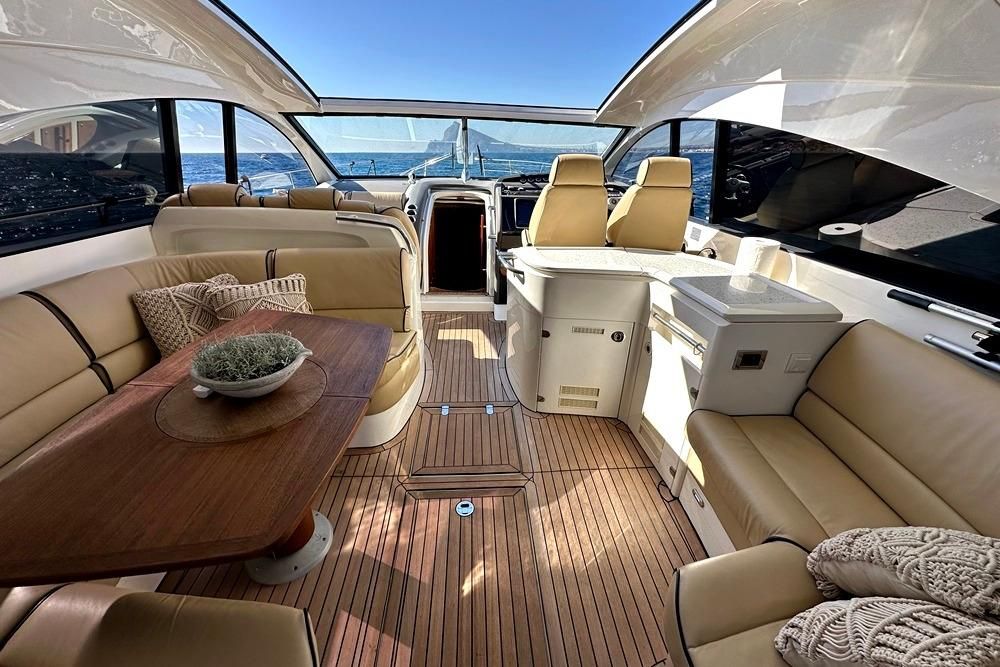 2005 Fairline 61 