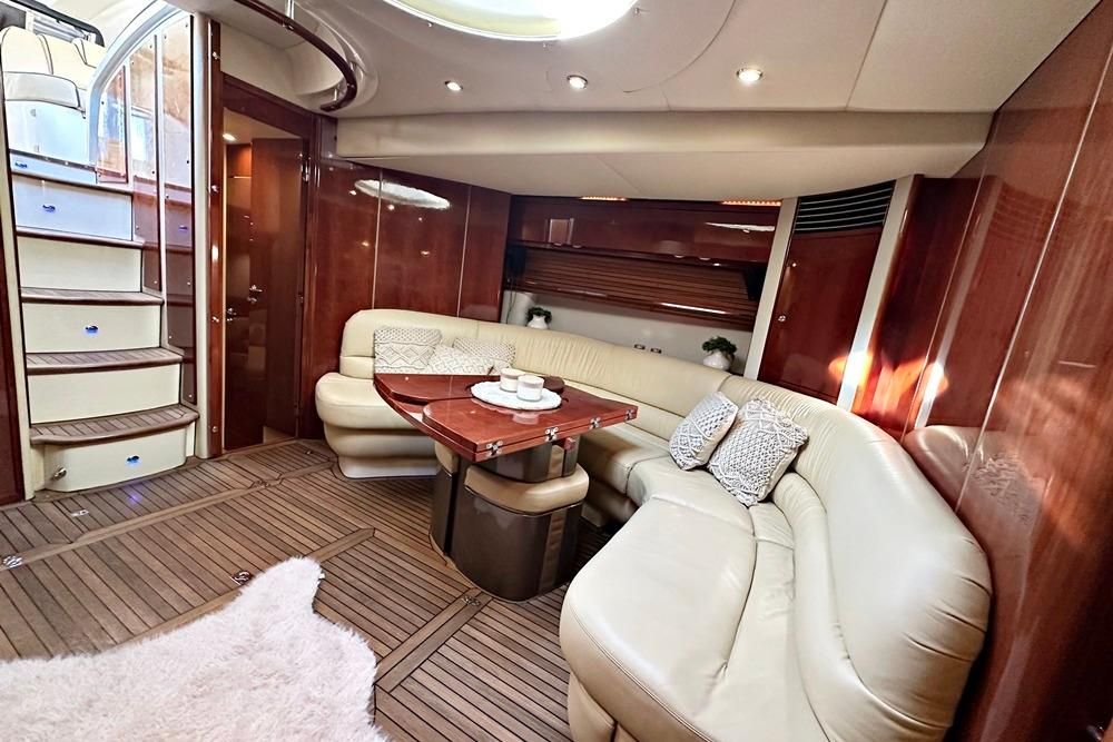 2005 Fairline 61 