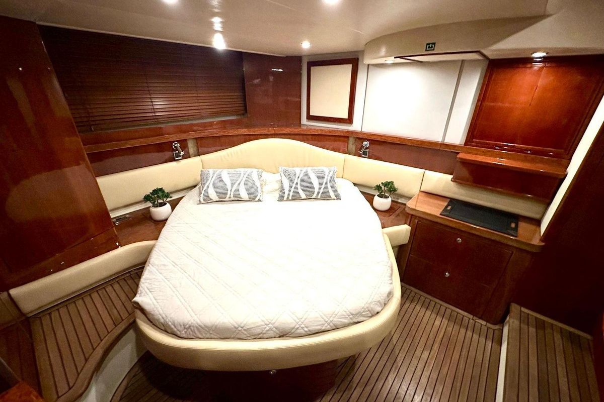 2005 Fairline 61 
