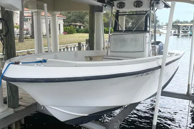 1992 Mako 221 CC