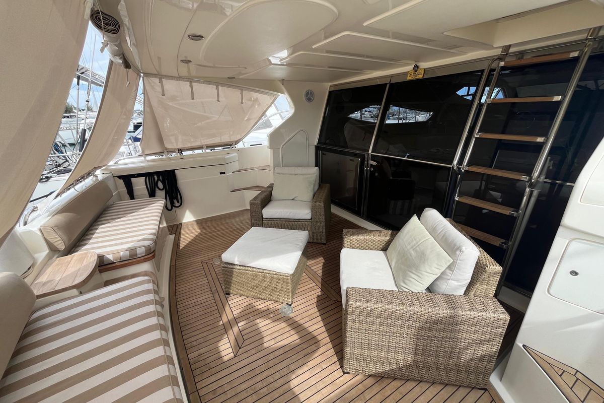 2001 Ferretti Yachts 62 