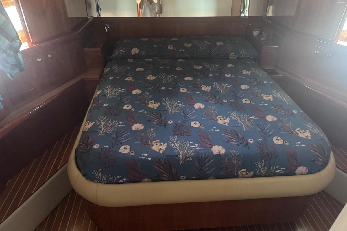 2001 Ferretti Yachts 62 