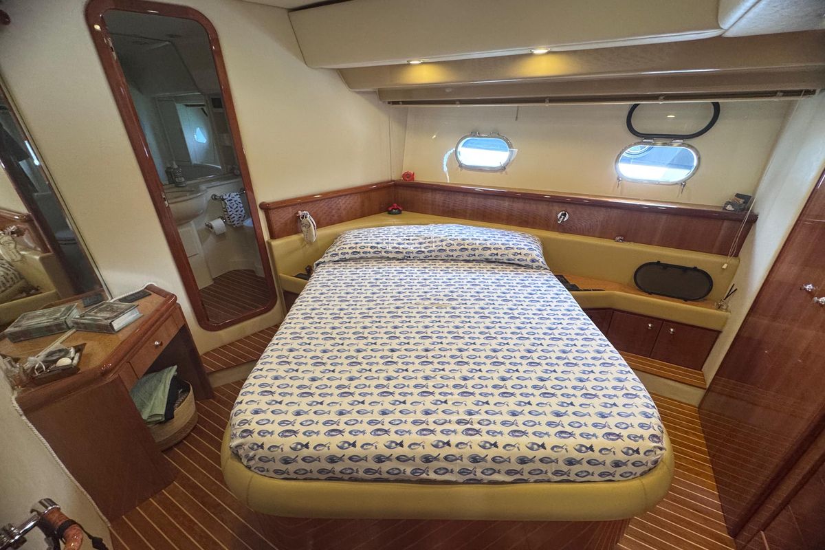 2001 Ferretti Yachts 62 