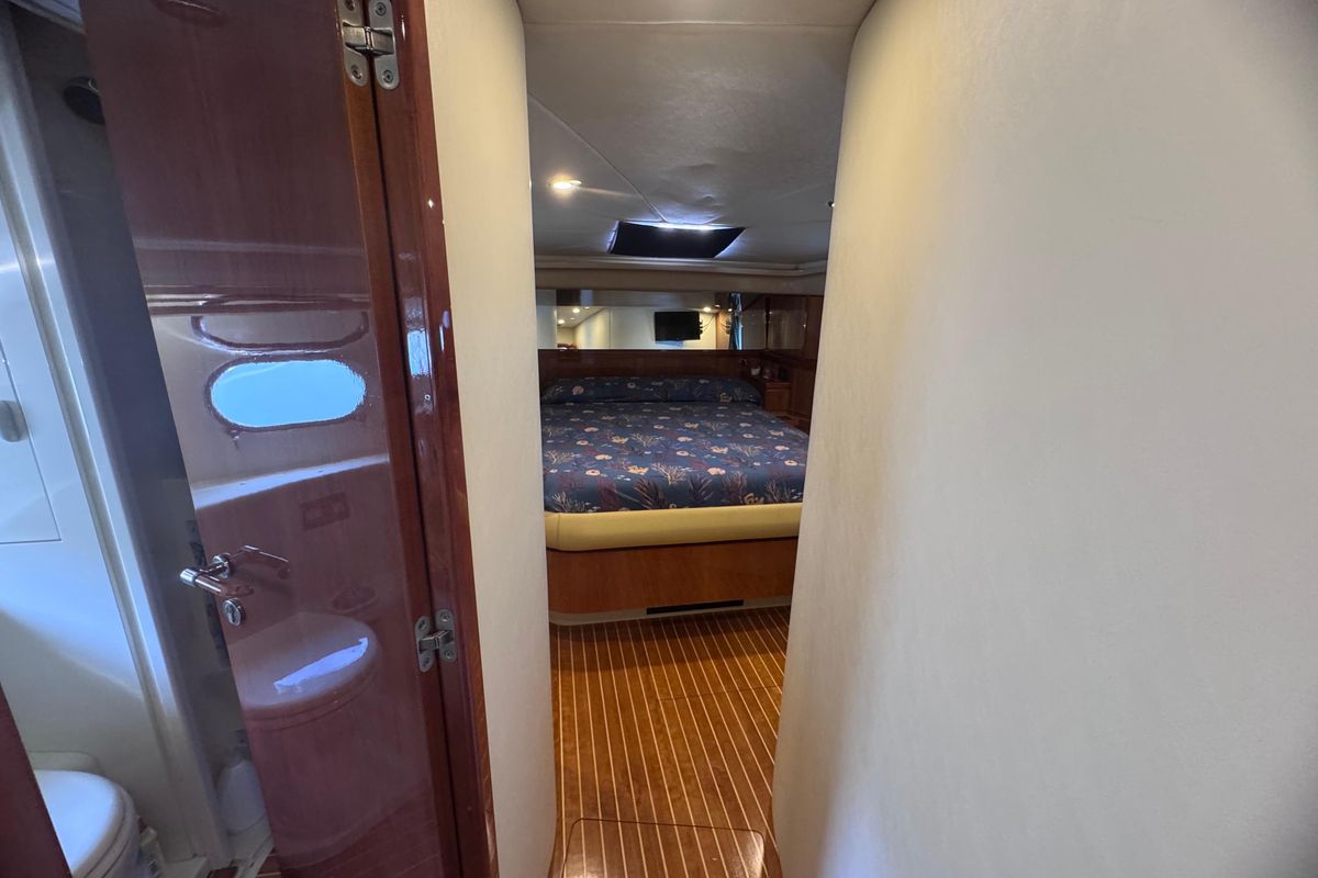 2001 Ferretti Yachts 62 