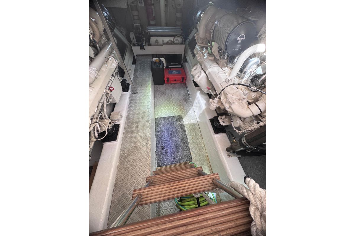 2001 Ferretti Yachts 62 