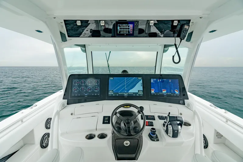 M-sea Yacht Photos Pics 