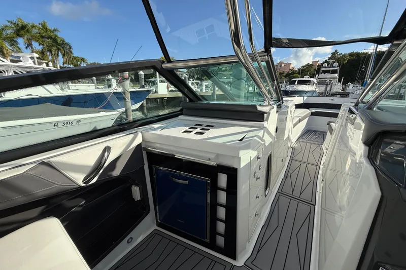  Yacht Photos Pics 2022 Monterey 385SS Super Sport boat interior with sleek design and modern amenities.