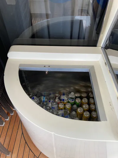Dreamer Yacht Photos Pics Ice-filled cooler with assorted drinks on Azimut 80 Carat yacht, 2005 model.