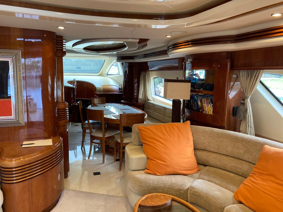 2005 Azimut 80 