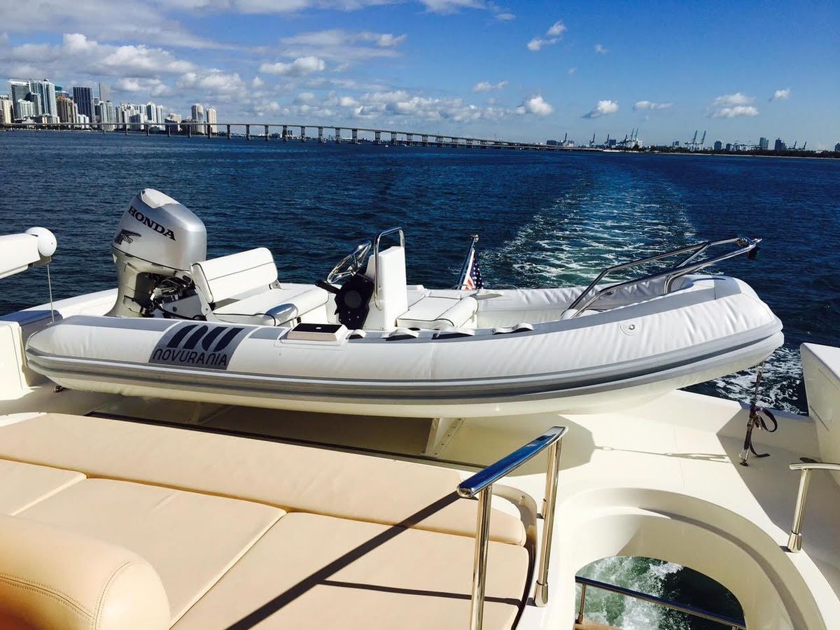 2005 Azimut 80 