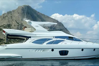 Azimut 62E