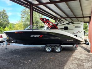 Yamaha Boats 252XE