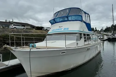 Tollycraft 40 Tri-Cabin