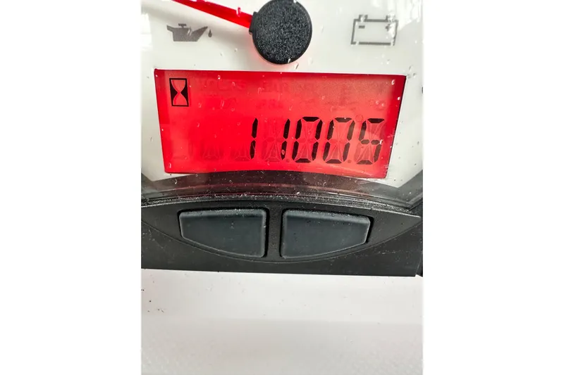 "meru" Yacht Photos Pics Digital display showing 1006 hours on a 2019 Catalina 425.