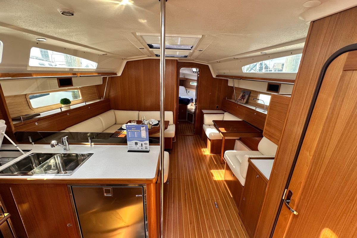 2019 Catalina 43 