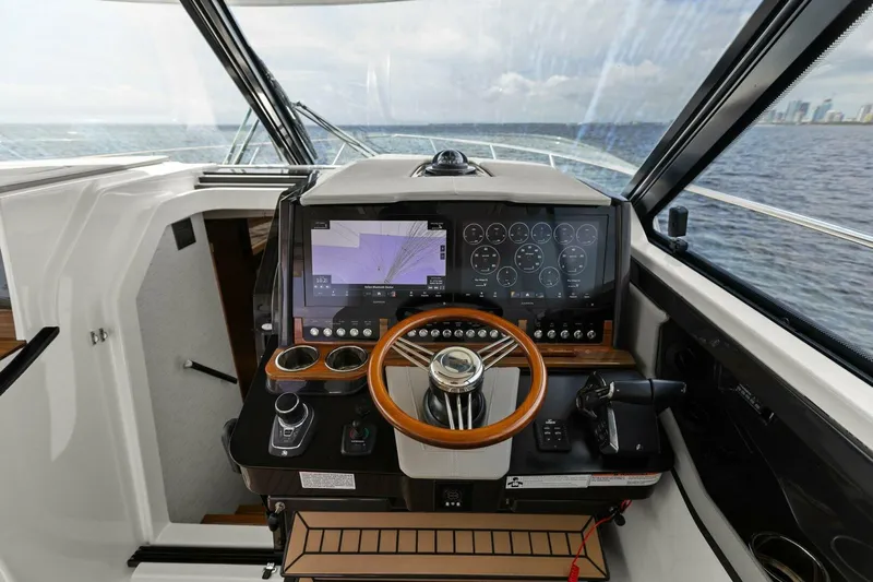  Yacht Photos Pics 2022 Tiara Sport 43 LE