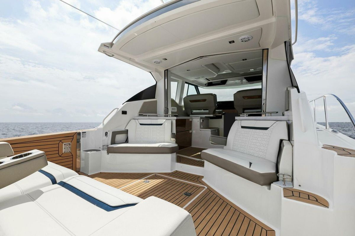2022 Tiara Yachts 43 