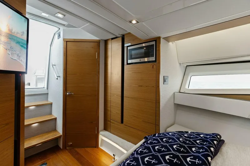  Yacht Photos Pics 2022 Tiara Sport 43 LE