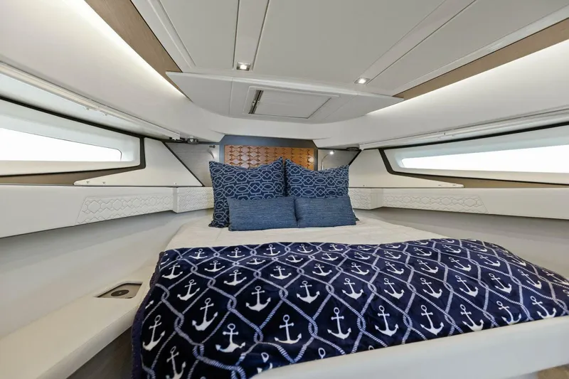  Yacht Photos Pics 2022 Tiara Sport 43 LE