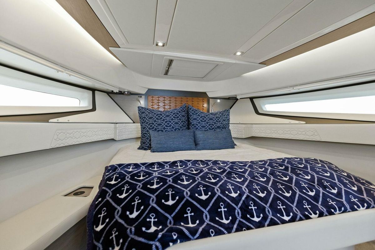 2022 Tiara Yachts 43 