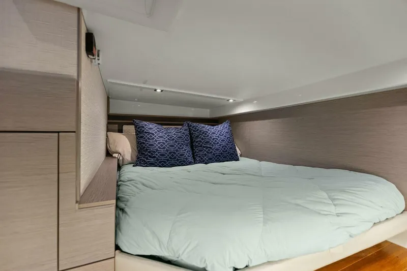  Yacht Photos Pics 2022 Tiara Sport 43 LE