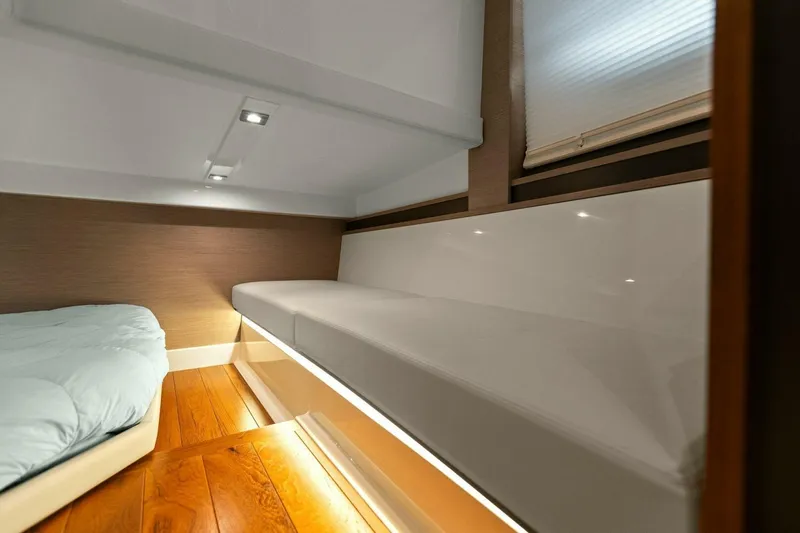  Yacht Photos Pics 2022 Tiara Sport 43 LE