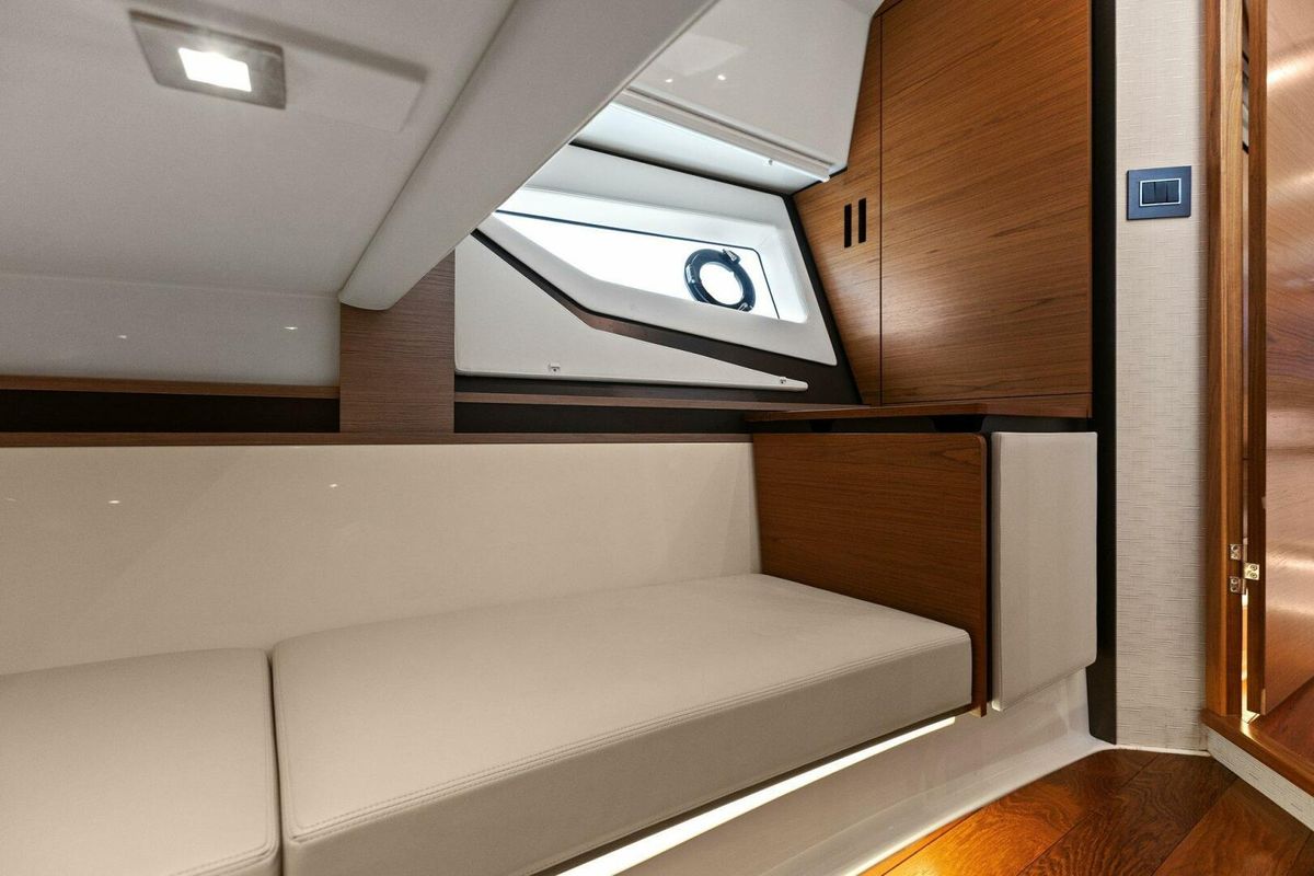 2022 Tiara Yachts 43 