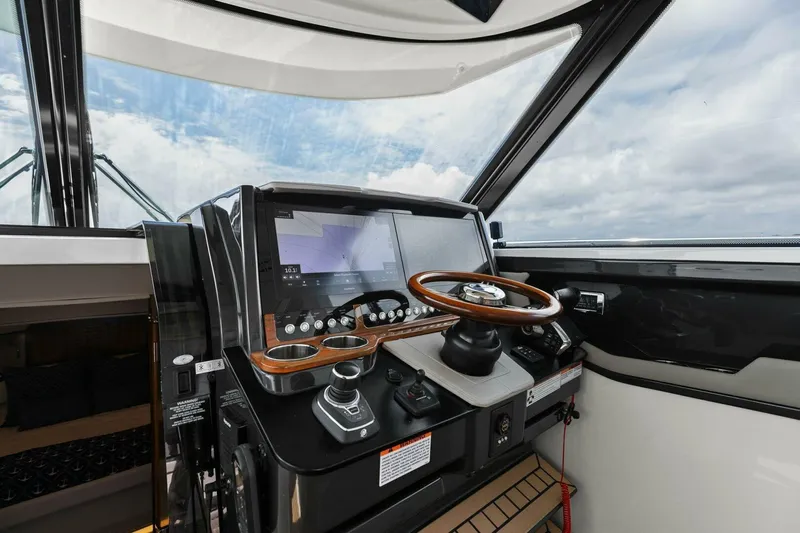  Yacht Photos Pics 2022 Tiara Sport 43 LE