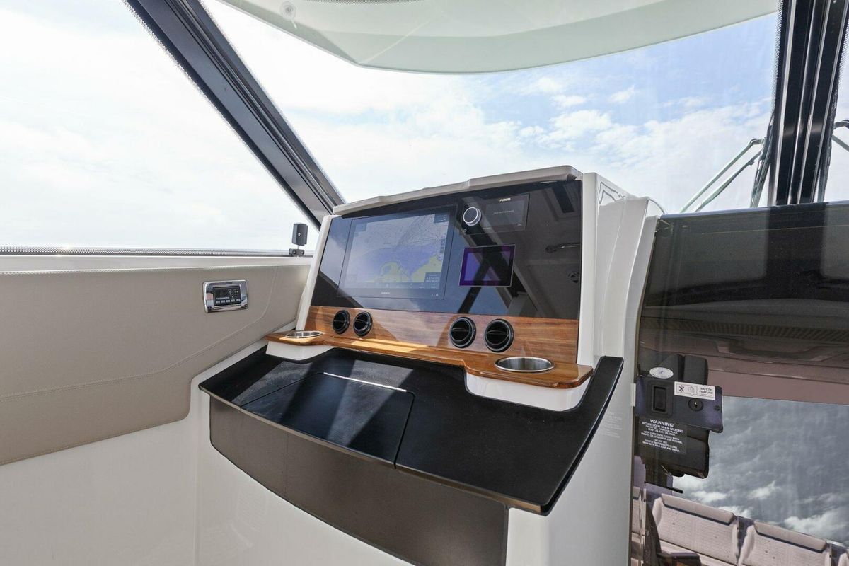 2022 Tiara Yachts 43 