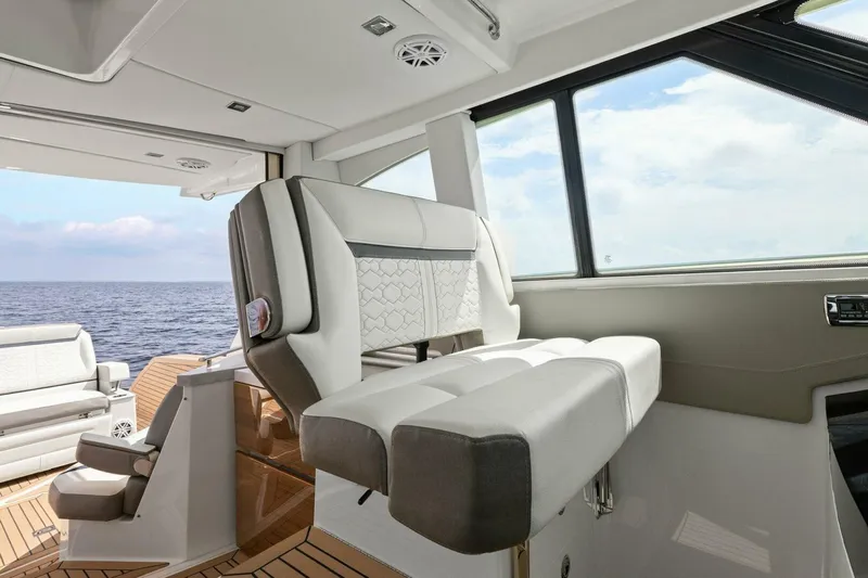  Yacht Photos Pics 2022 Tiara Sport 43 LE