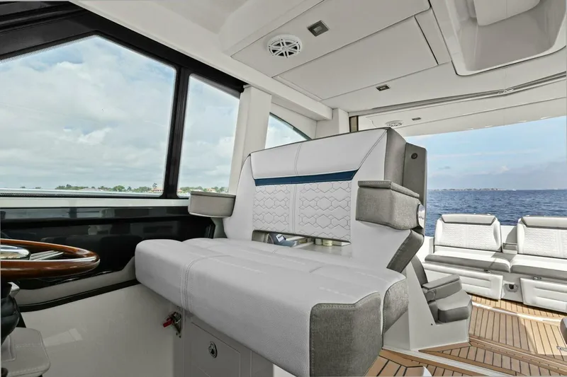  Yacht Photos Pics 2022 Tiara Sport 43 LE