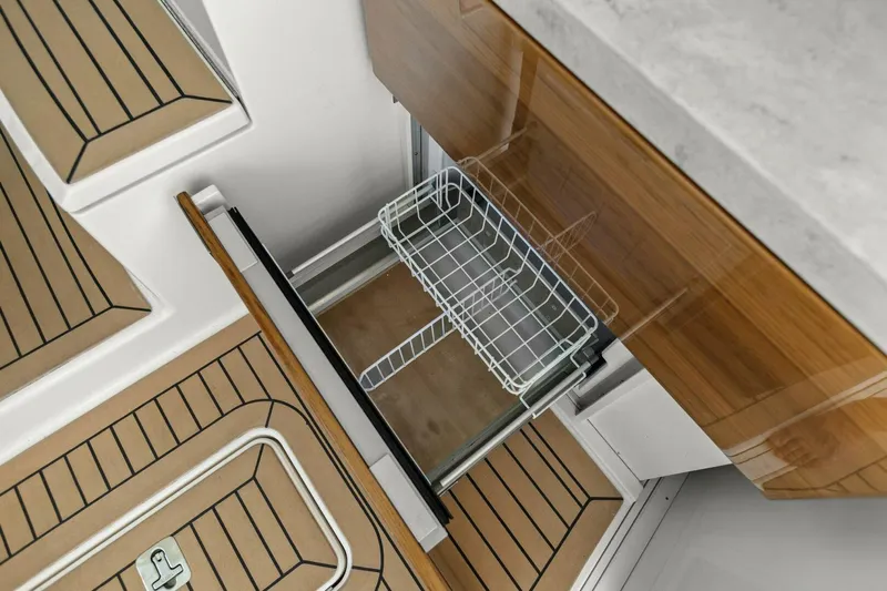  Yacht Photos Pics 2022 Tiara Sport 43 LE