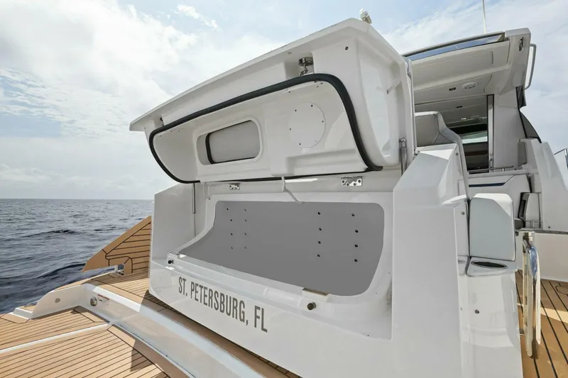  Yacht Photos Pics 2022 Tiara Sport 43 LE