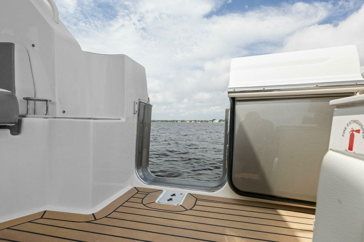 2022 Tiara Yachts 43 