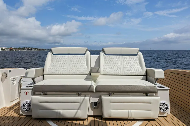  Yacht Photos Pics 2022 Tiara Sport 43 LE