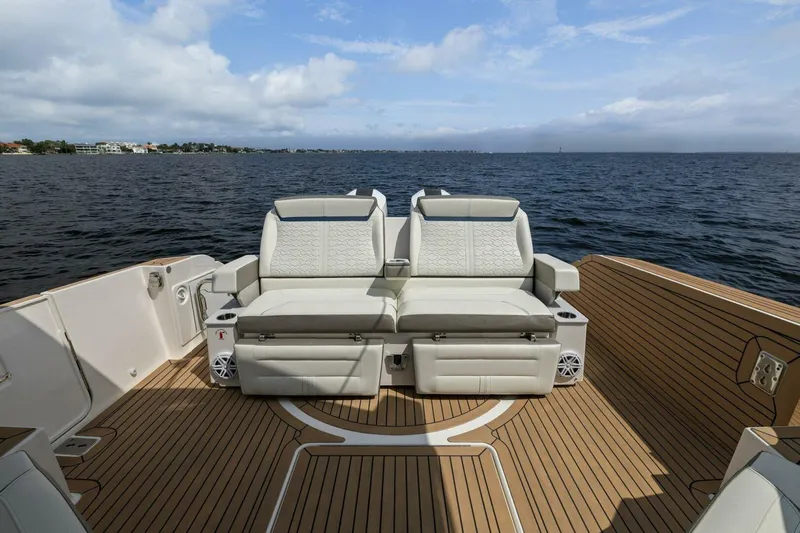  Yacht Photos Pics 2022 Tiara Sport 43 LE