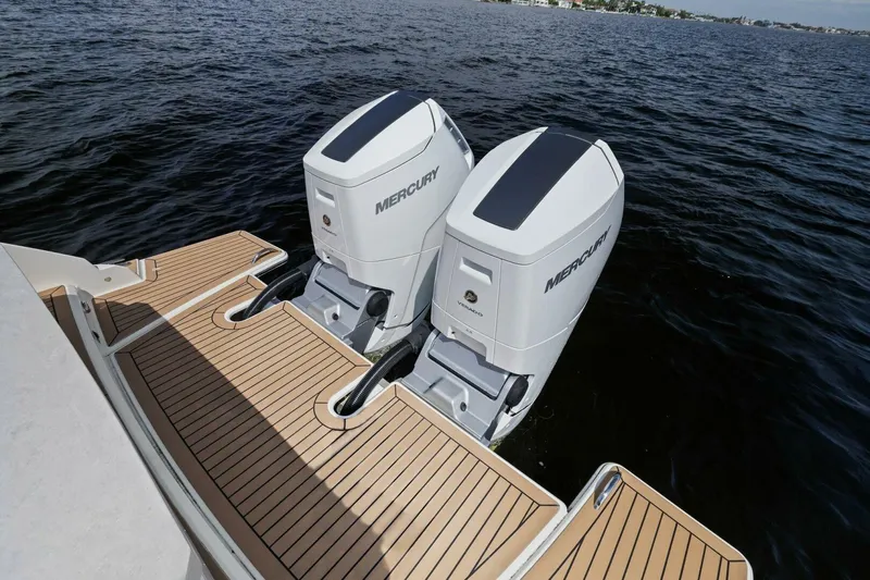  Yacht Photos Pics 2022 Tiara Sport 43 LE